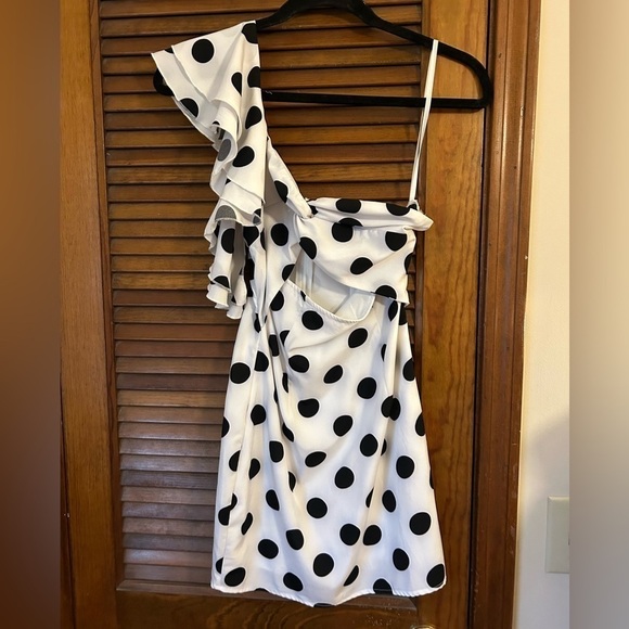 Revolve Superdown Idalah Polka Dot Dress in White and Black (B) - Picture 3 of 7